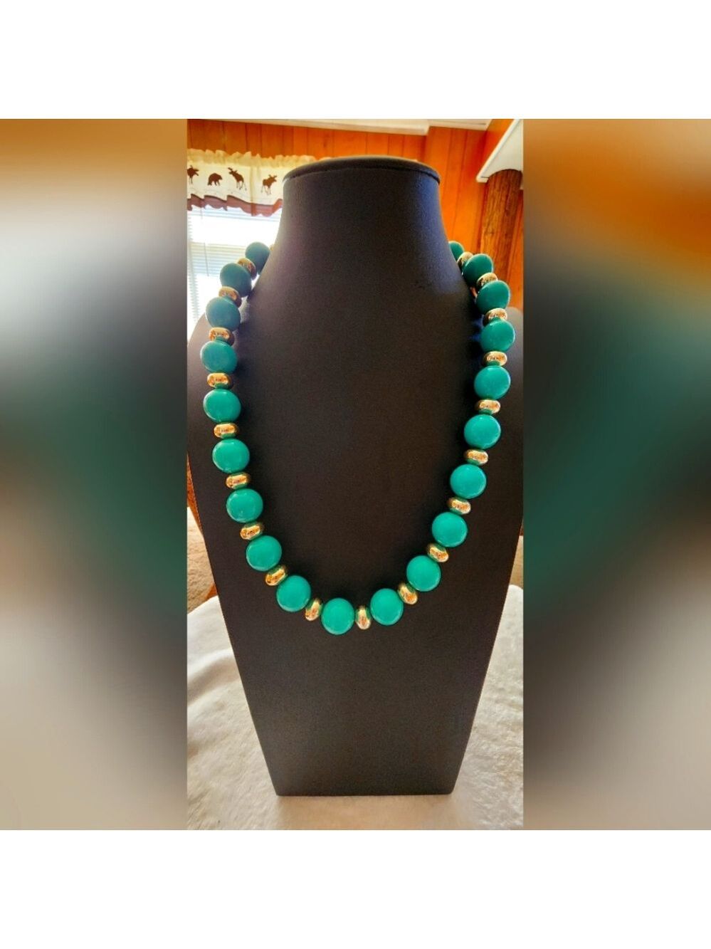 STUNNING Faux Turquoise & Gold Statement Necklace EUC